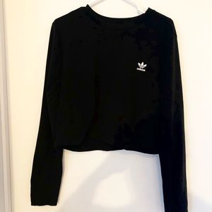 Adidas original top. Long sleeves. Front logo. Xlarge